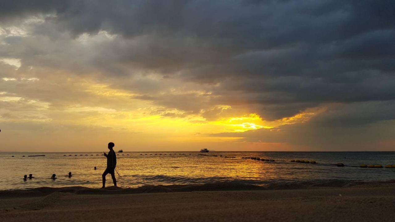 Jellyfish Hostel Jomtien Beach Zewnętrze zdjęcie